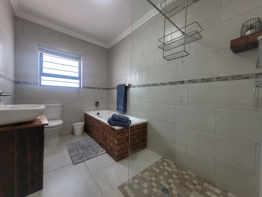 To Let 3 Bedroom Property for Rent in Fountains Estate Eastern Cape